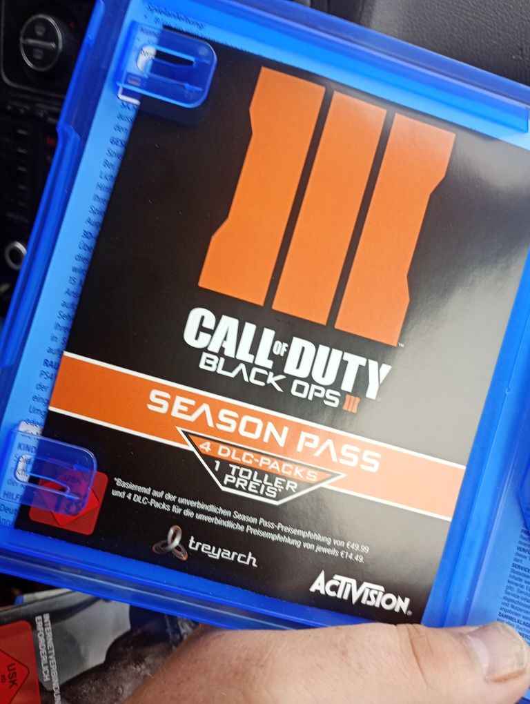 PS4 Call od Daty Black OPS3