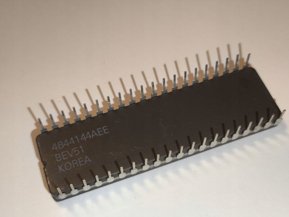 Intel D8749H (1980) - mikrokontroler EPROM, nowy