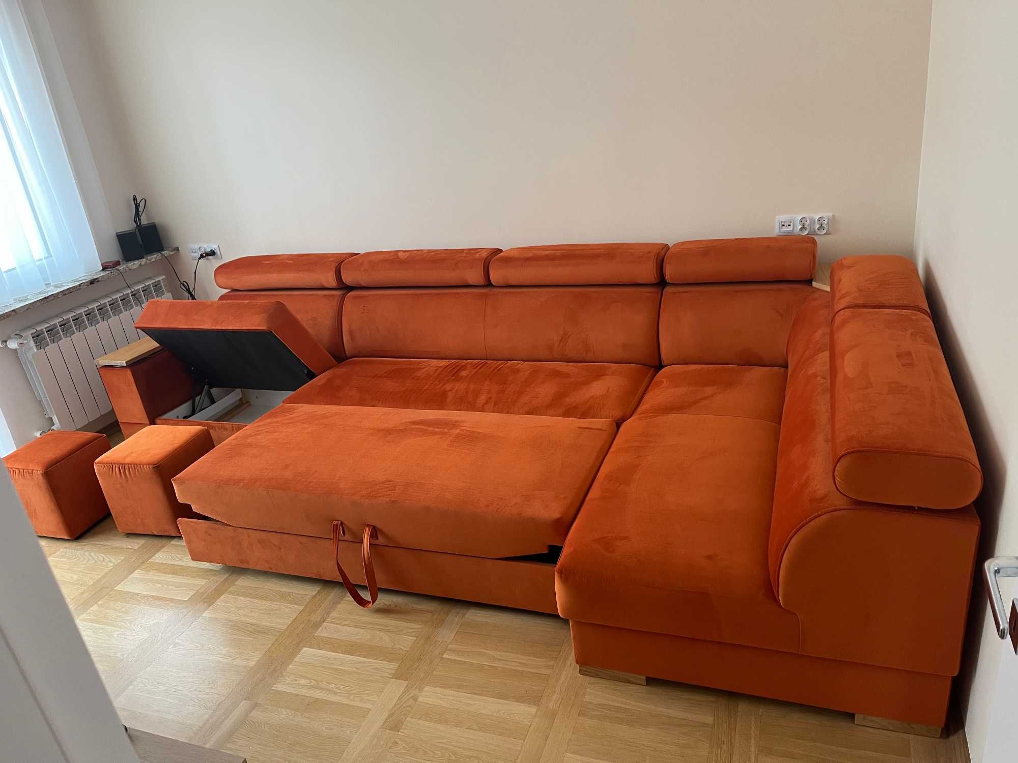 Narożnik Corneros MATADOR - 3,6m x 1,9m + półka na laptopa + dwie pufy