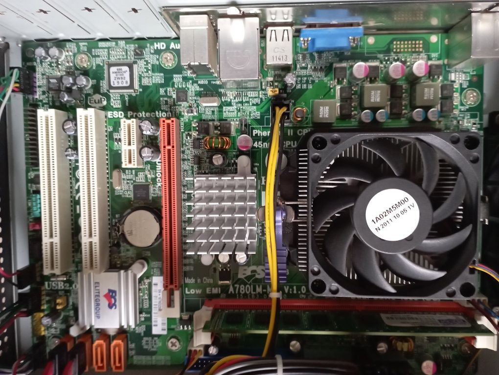 Старенький ПК на AMD Athlon II X2 250 розмір Micro-ATX A780LM-M2(V1.0)