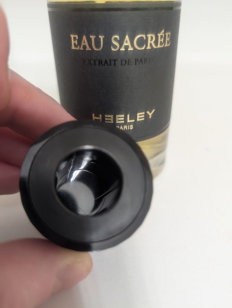 Eau Sacree James Heeley diptyque le labo malle byredo penhaligon's cdg