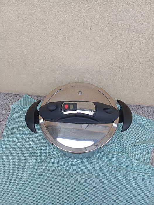 Vendo panela de pressão 8L 40€