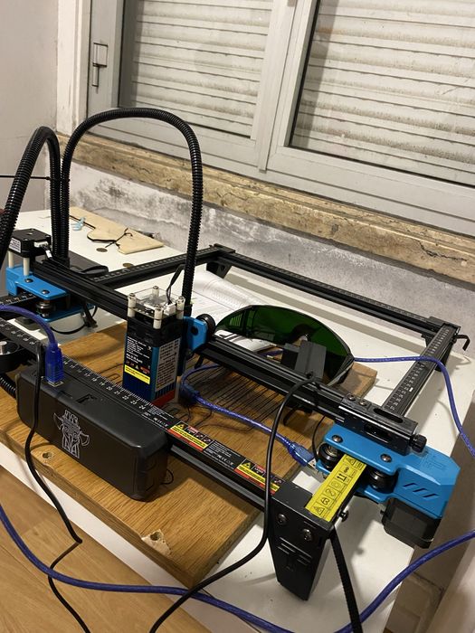 Maquina de corte e gravação a laser TTS 55, duas semanas de uso.