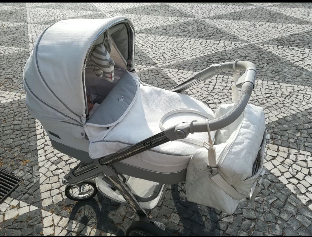 Carrinho de passeio bebé