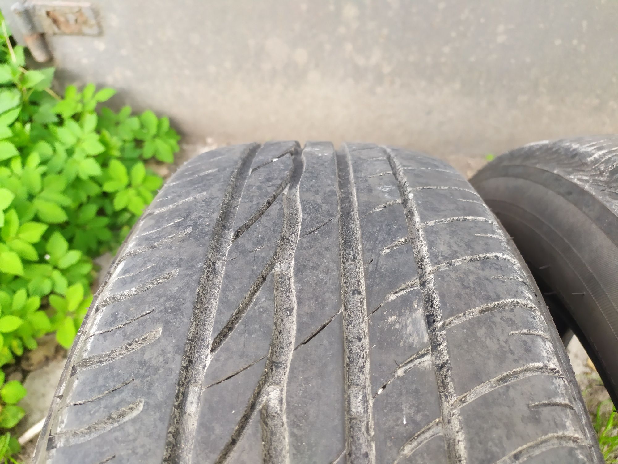 Opony letnie 205/60/16 Dunlop Bridgestone (możliwość kupna 2 sztuk)