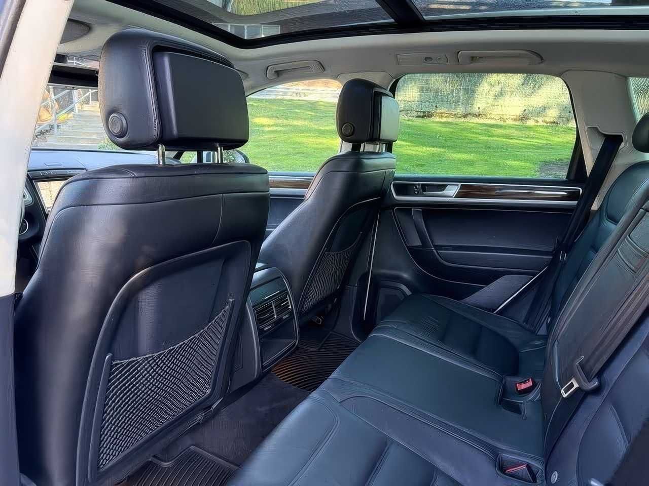 2015 Volkswagen Touareg VR6 Sport with Tech