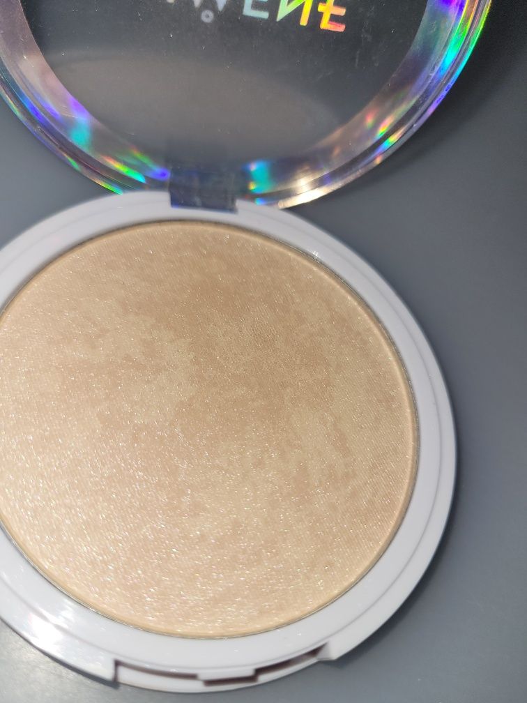 Lumene Natural Glow Highlighter rozświetlacz do twarzy i ciała