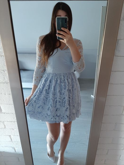 Sukienka koronkowa rozkloszowana boho