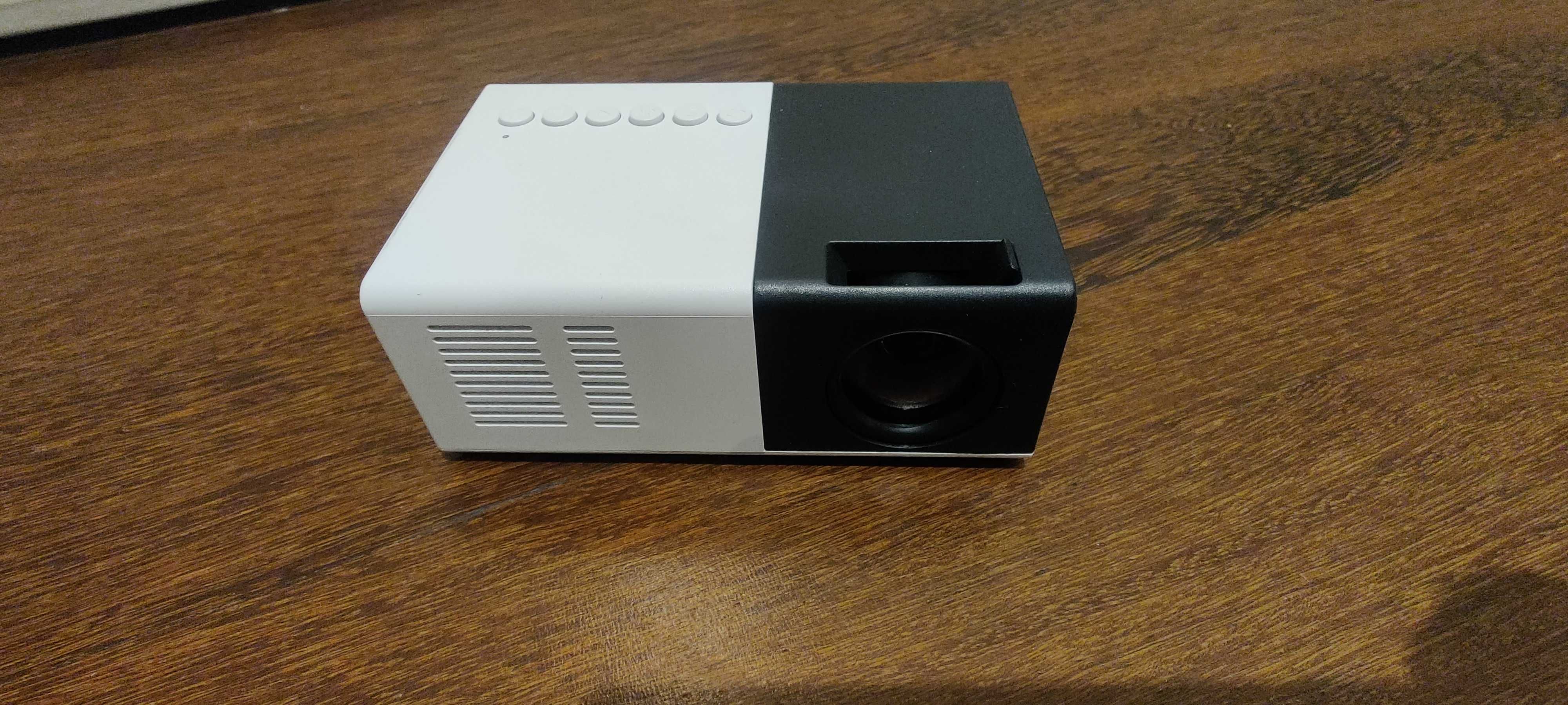 Mini Projetor LED Portátil – Ideal para Filmes e Jogos!