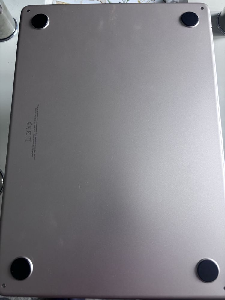MacBook Air M2 na gwarancji