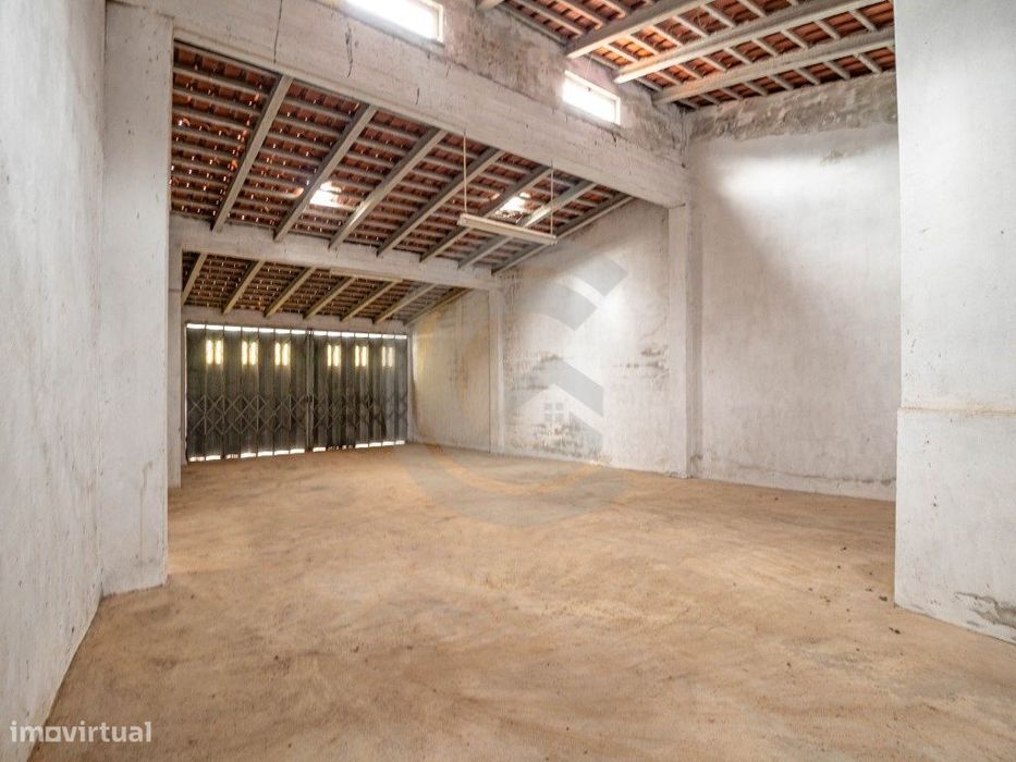Armazém Centro de Minde - IMÓVEL COM BAIXA DE PREÇO