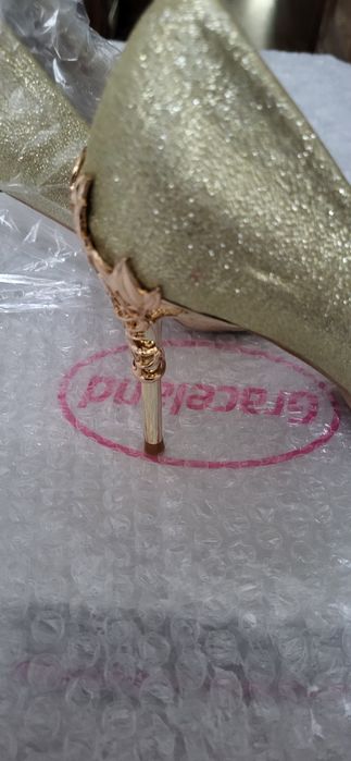 Zjawiskowe pantofelki.Idealne na letnie uroczystości