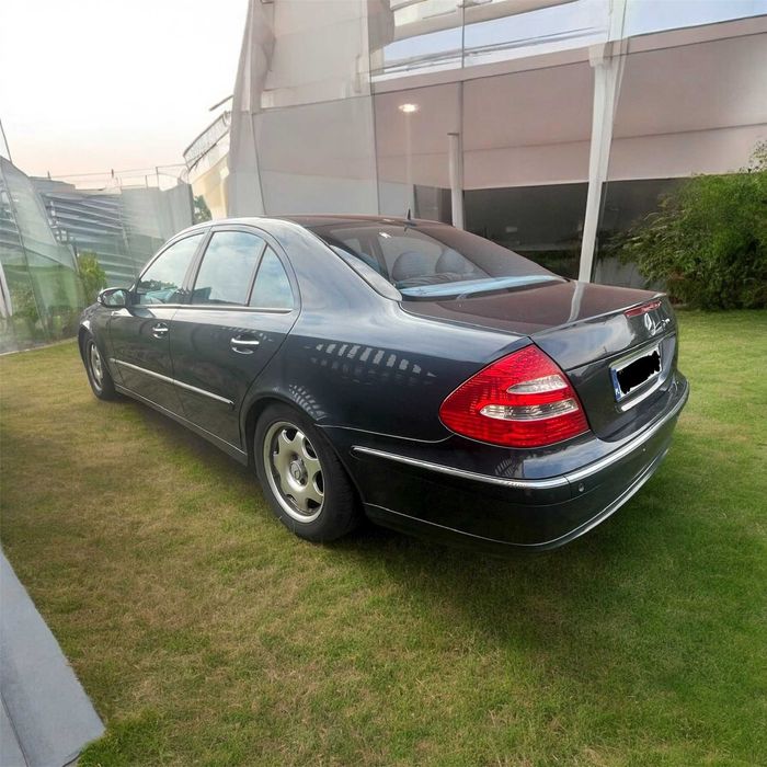 Mercedes-Benz  Daimlerchrysler E320 niebieski skóra 2002r