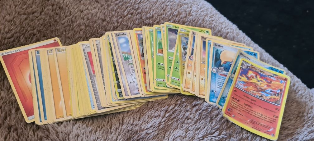 60 cartas Pokemon