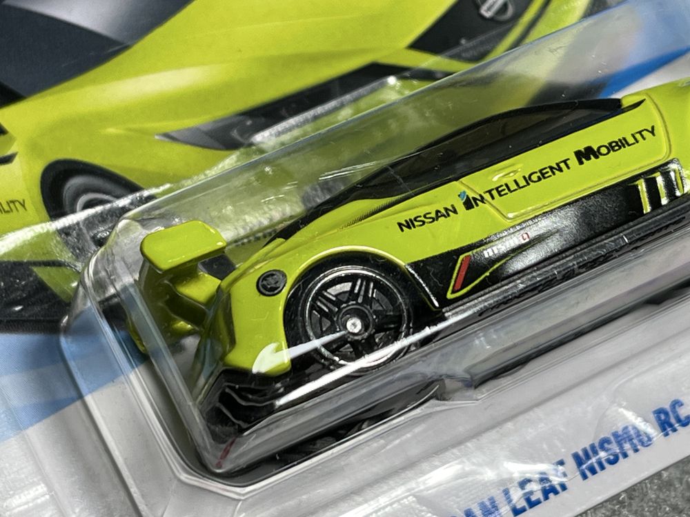 Hot Wheels Nissan Leaf Nismo RC_02 TH