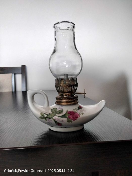 Lampka porcelanowa naftowa typu Chodzież