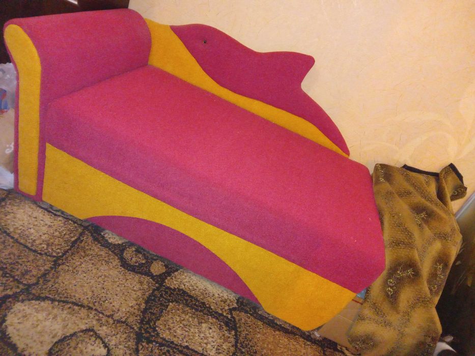 Диван малютка для дівчинки