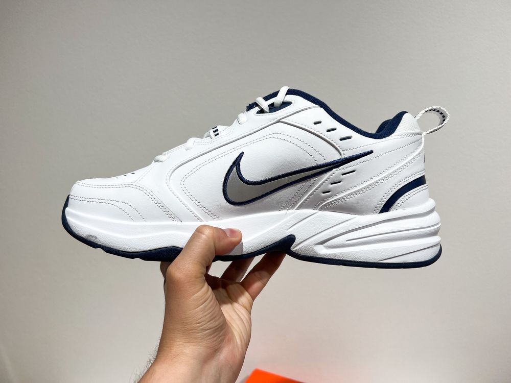Кроссовки Nike Air Monarch Iv 415445-102