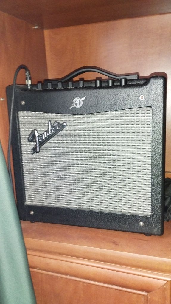 Електро гитара Yamaha Pacifica012 процессор zoom g2.1u и комбик