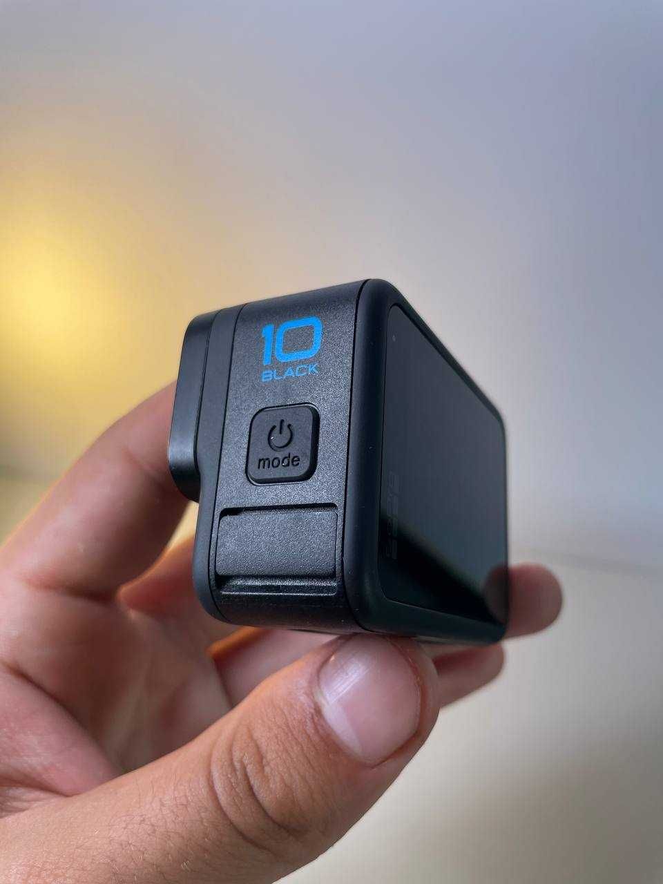 Екшн камера GoPro Hero10 в ідеальному стані, з комплектом.
