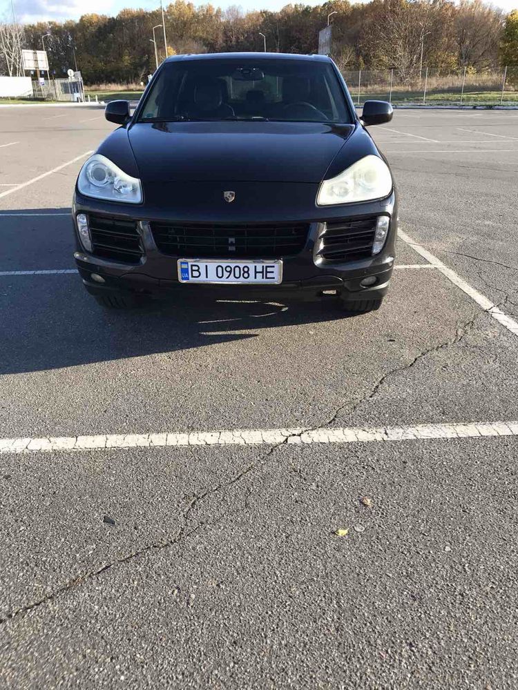 Автомобиль порш каен