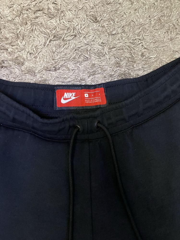 Штаны Nike Tech Fleece