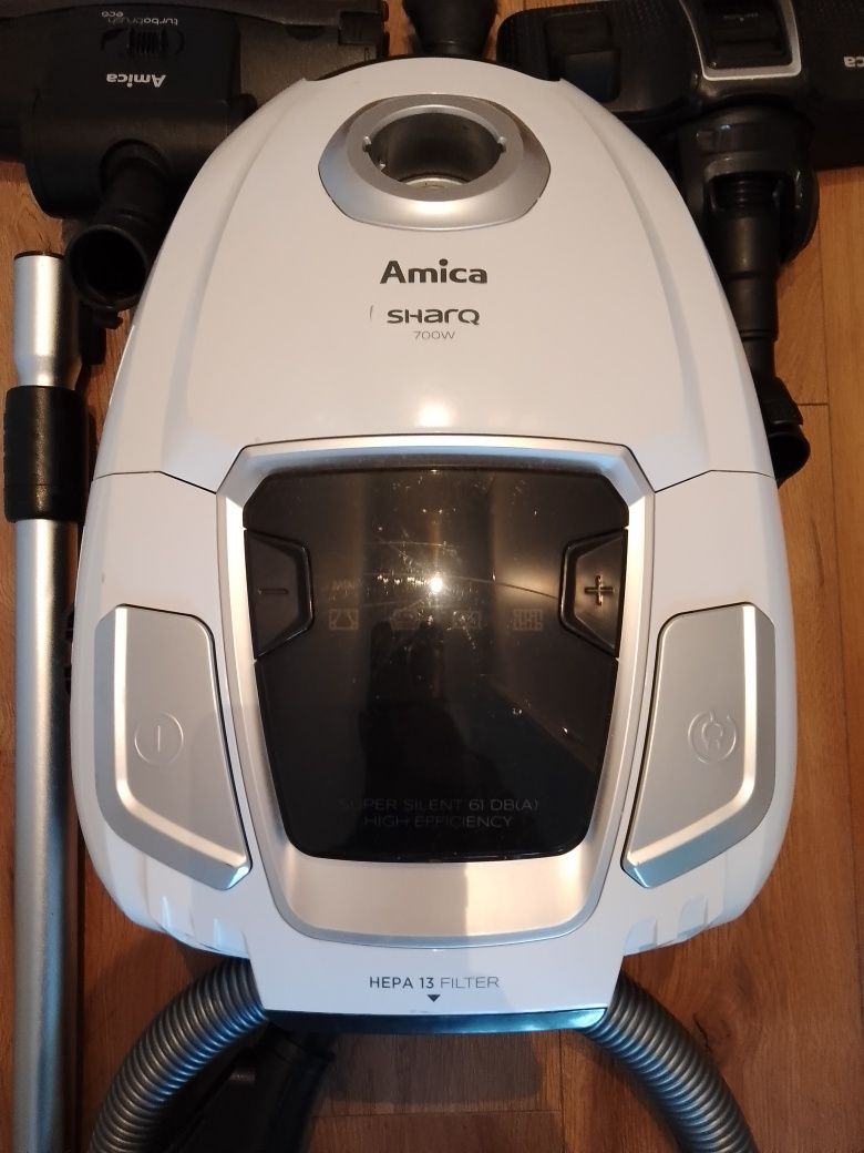 Odkurzacz Amica Sharq 700W - stan BDB+