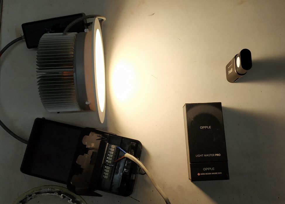 Врізний PRO LED світильник Zumtobel E2 27W 230V.