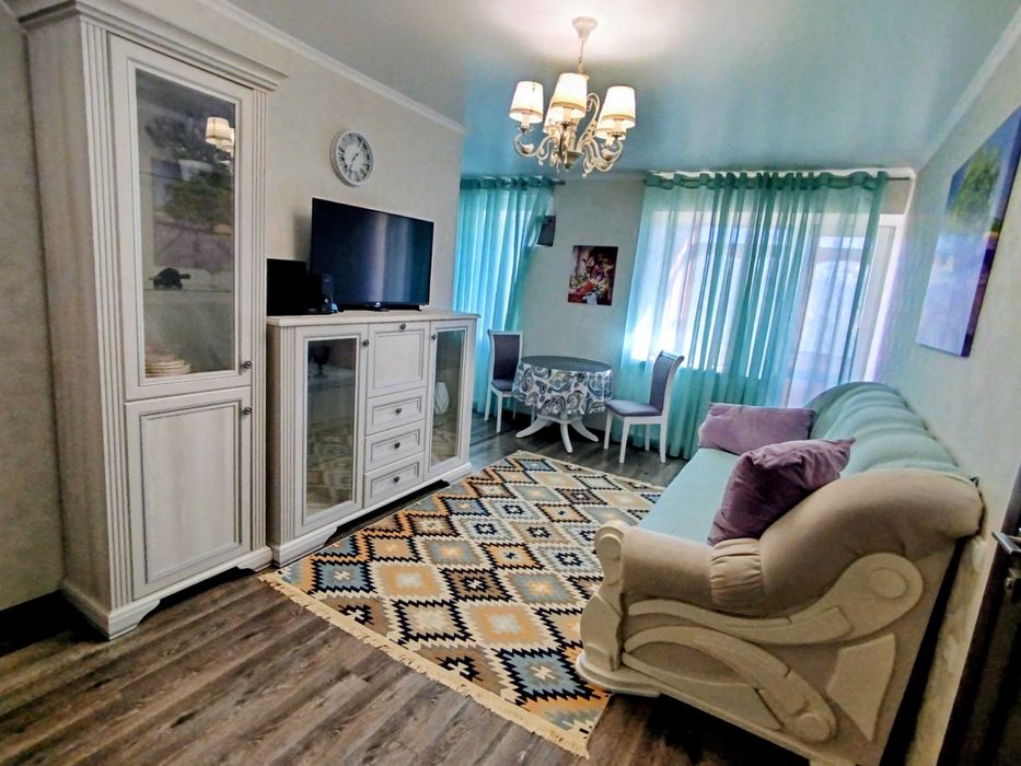 Продається 2-кімнатна квартира  по вул. Вірменська