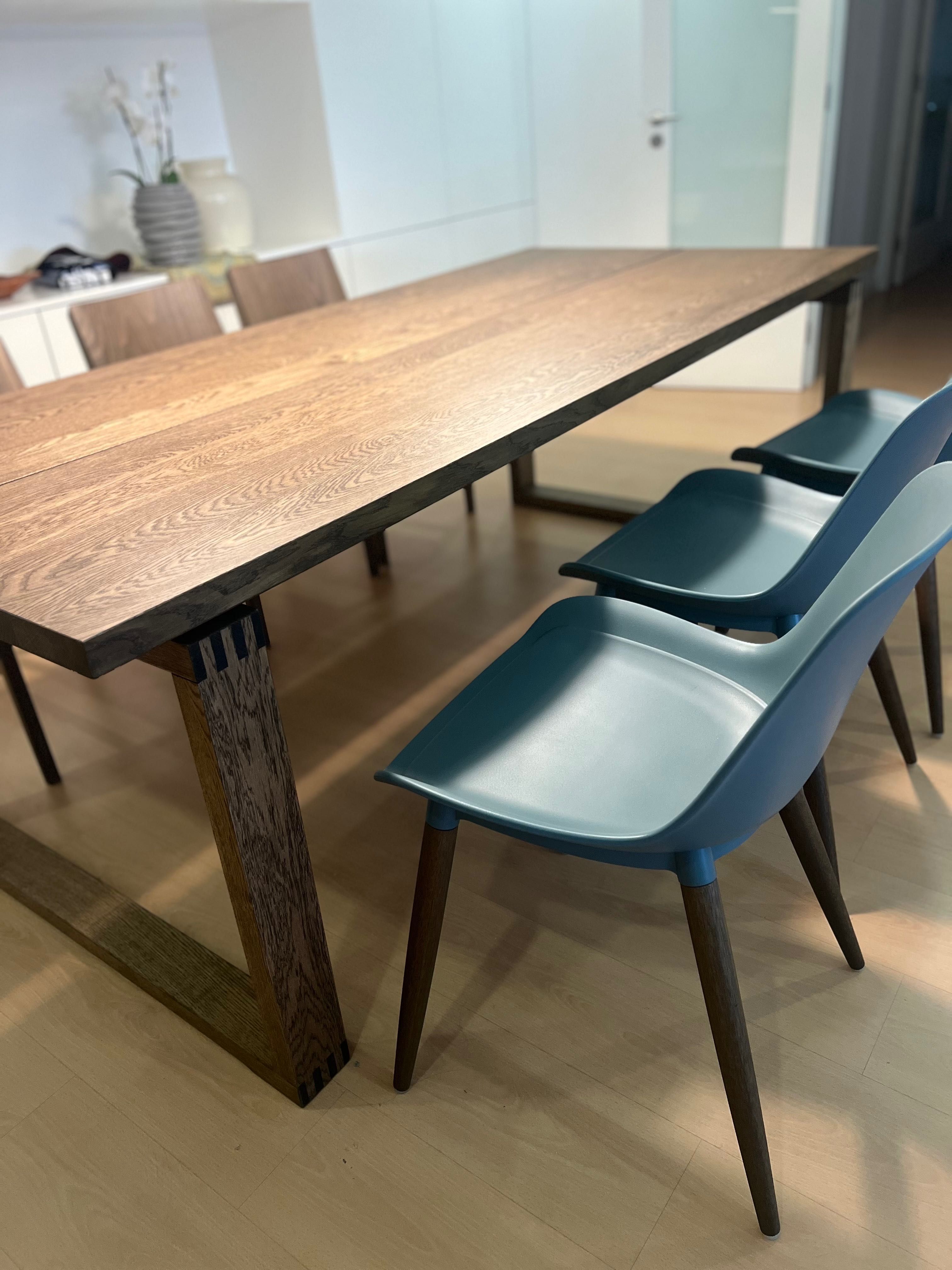 Mesa de jantar novissima 6 lugares em Carvalho castanho