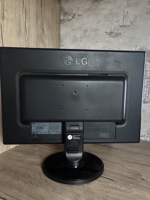 Монітор LG