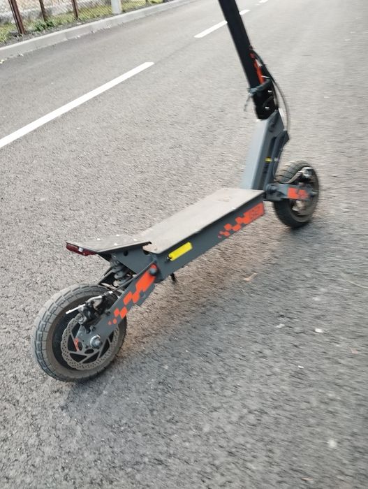 Продаю електросамокат в гарному стані