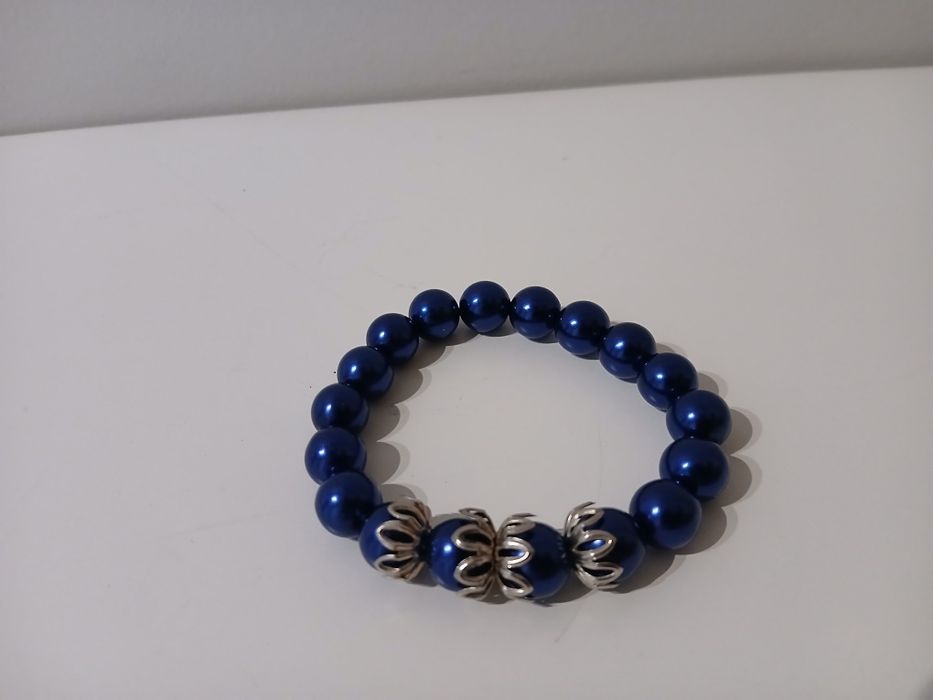 Pulseira de contas azuis