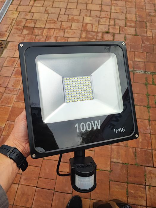 Lampa halogen 100w czujnik - nowa - fv