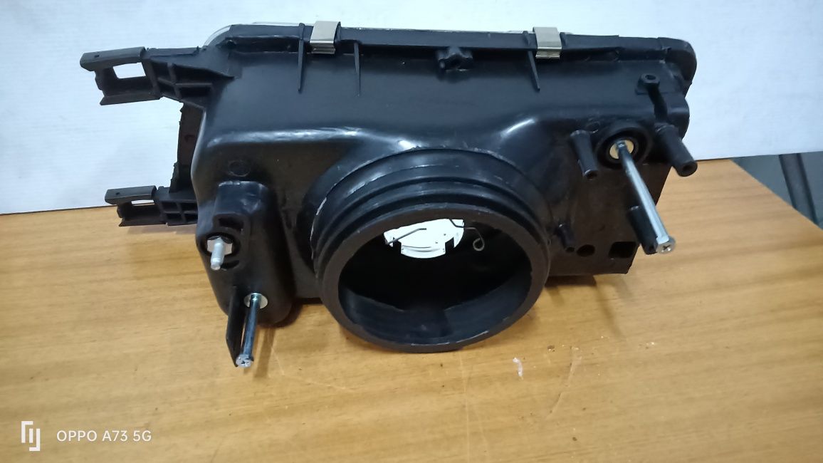 Farol Nissan cherry N13 ótica direita 1988