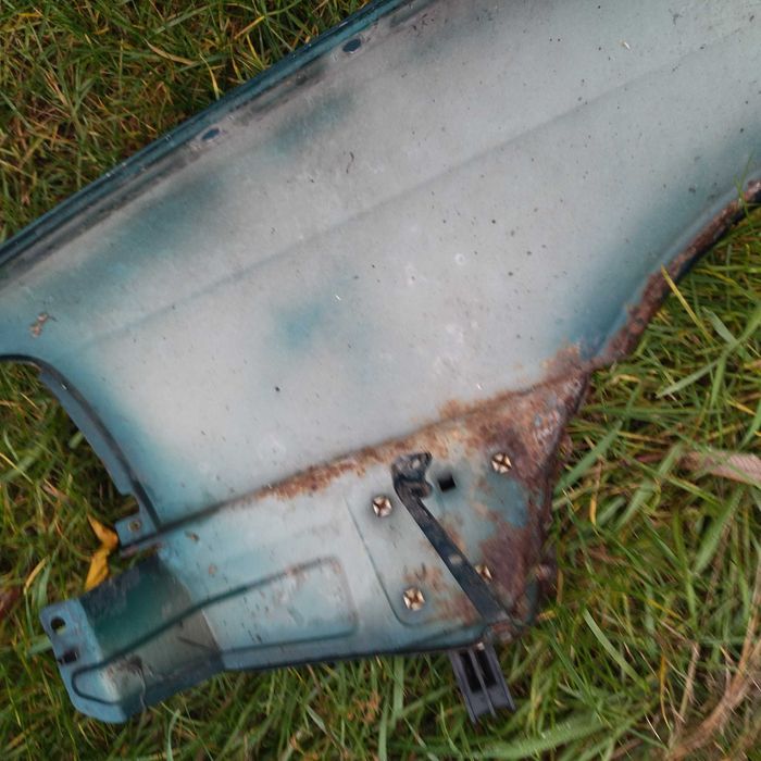 blotnik błotnik prawy  lz6p audi 80 b4