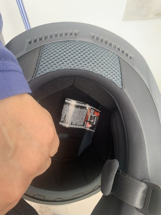 Capacete L52 na caixa com Bluetooth