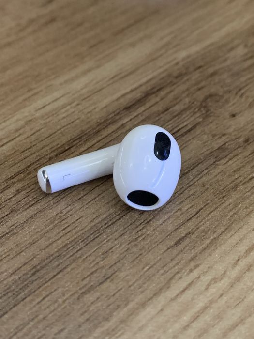 Продам лівий airpods 3 один без кейсу