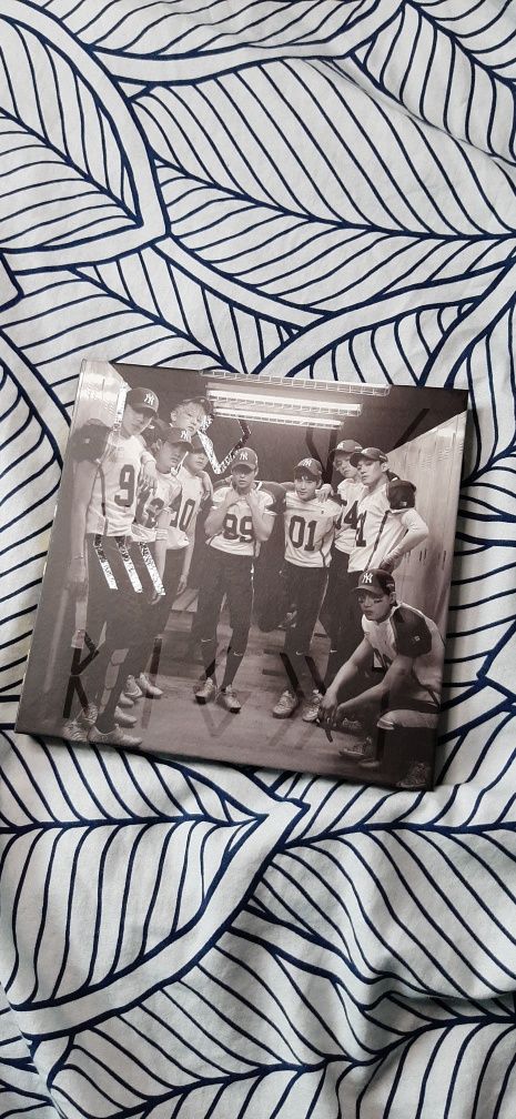 EXO - Love me right - Exodus Repackage (Chinese ver.)
