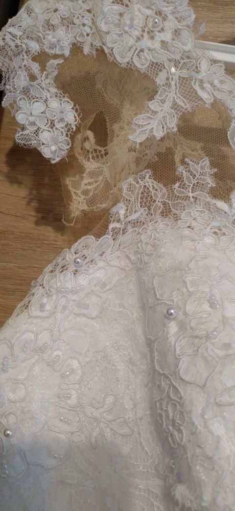 Suknia  ślubna     nowa