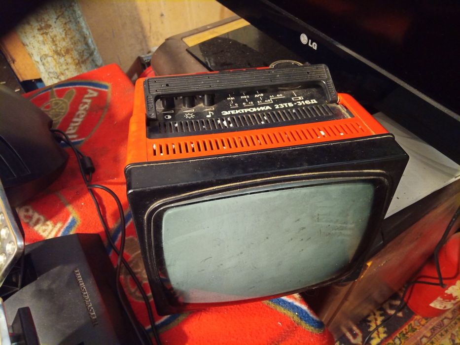 Маленький телевизор СССР Электроника 23ТБ-316Д в коллекцию