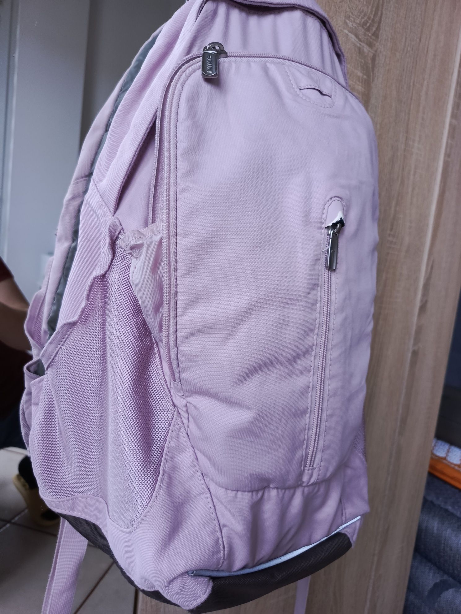 Duży plecak Nike funkcyjny blady róż