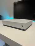 Xbox One Digital Edition + Comando Xbox + HeadPhones Razer