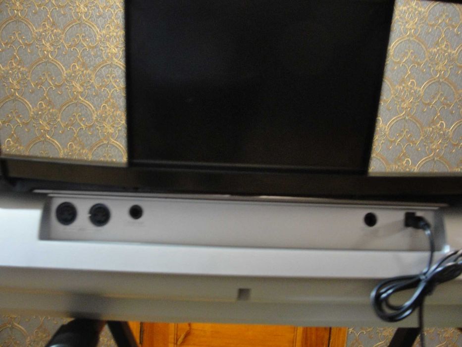 Синтезатор Yamaha YPT 300