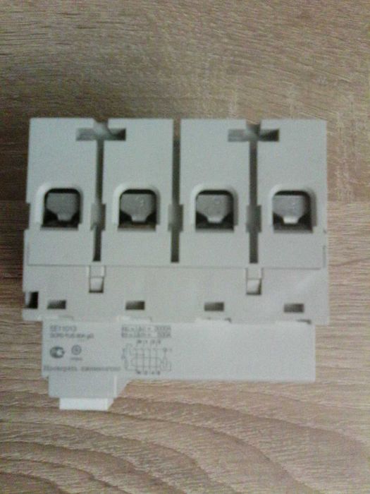 Диференційний вимикач навантаження ВД63, 4П, 40А,30МА