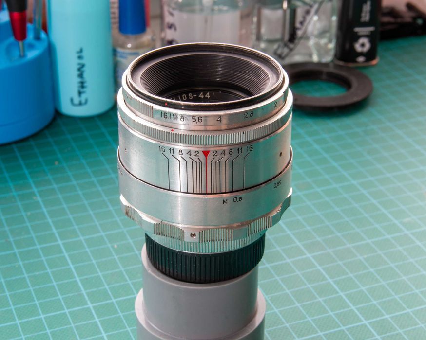 Lente russa/soviética KMZ Helios 44 58mm f/2 (13 lâminas)