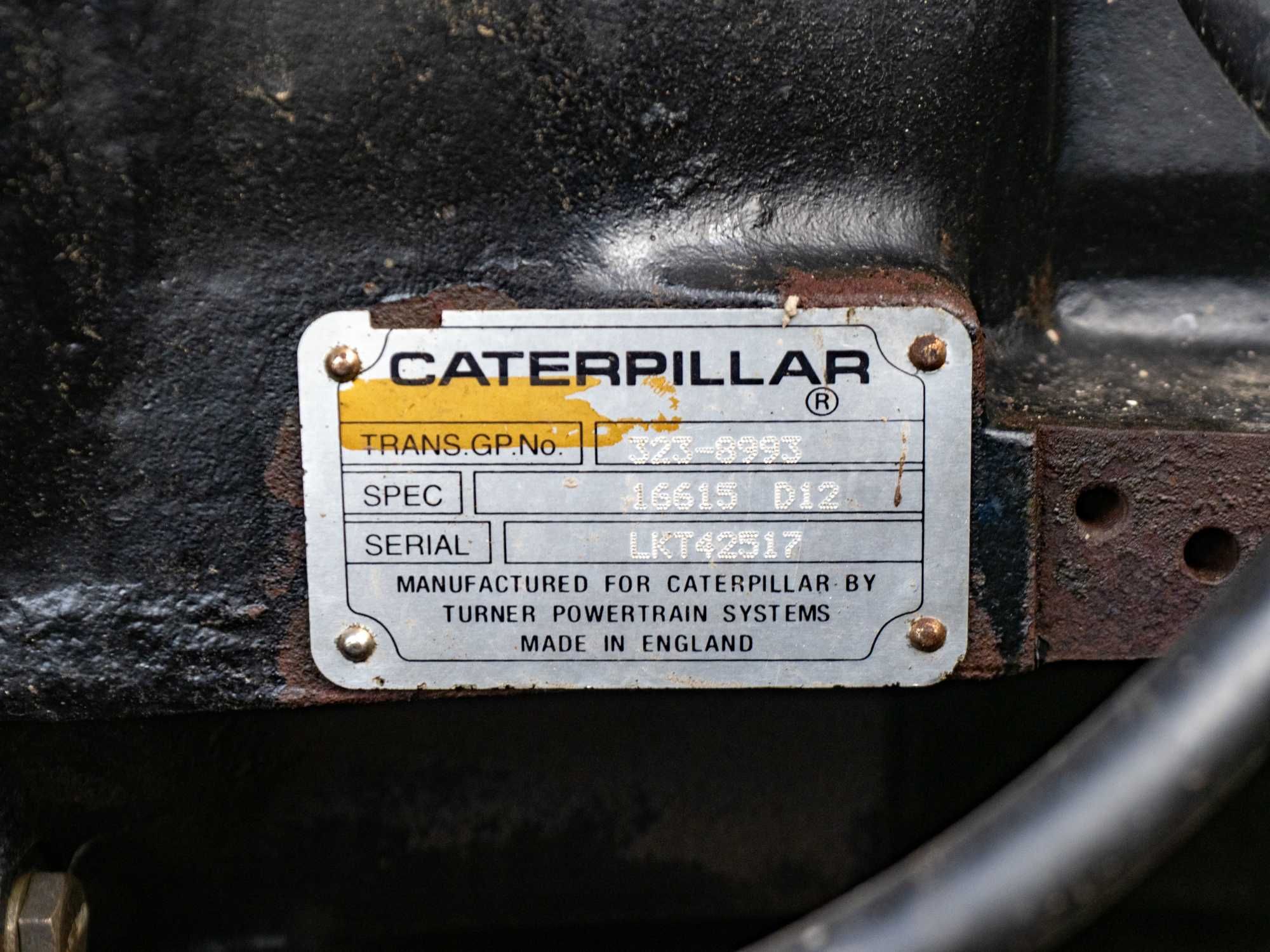 CAT TH337 - телескопічний навантажувач