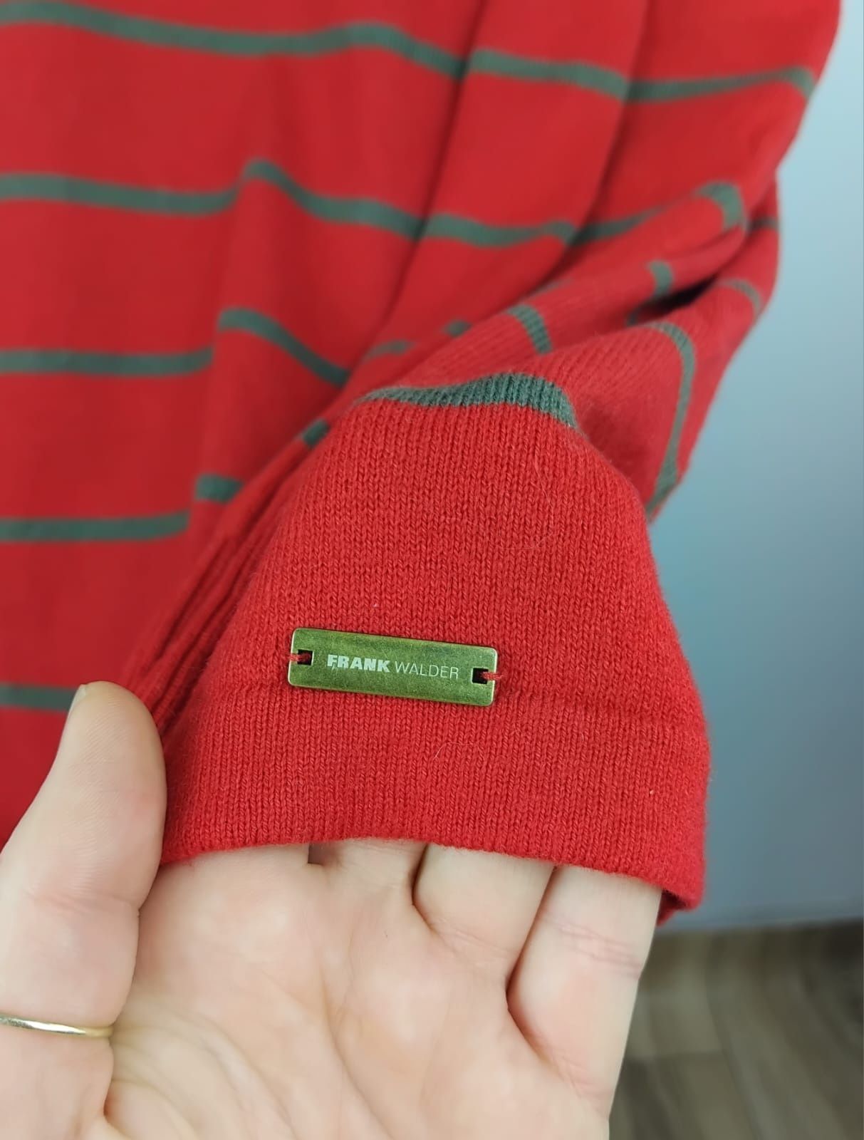 Wełniany sweter w paski wiskozowy sweterek bluza bawełniana dekolt V