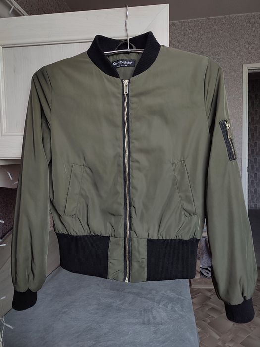 Бомбер женский теплый на осень весну