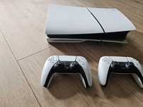 PlayStation 5 slim + 2 pady